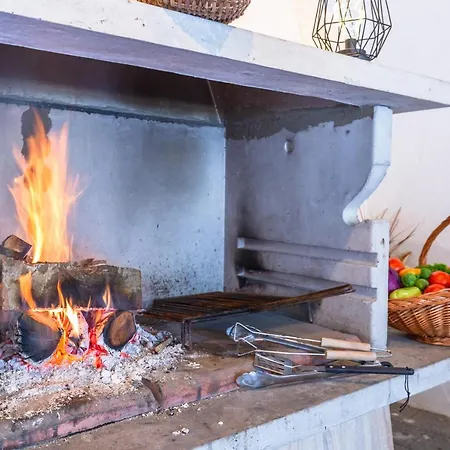 아파트 Andela 4 *