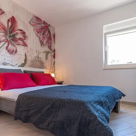 Andela 4 Apartman Makarska